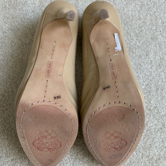 Vince Camuto nude peep toe heels - Picture 7 of 7